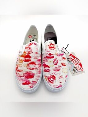 Vans Off the Wall Gallery Pride Lipstick Print Slip On Shoes Womens Size 7.5